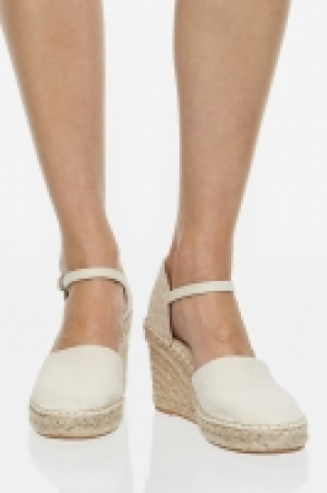 Espadrilles mit Keilabsatz 21.99 €