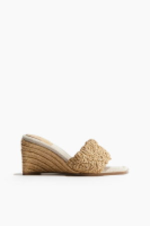 Espadrilles mit Keilabsatz 32.99 €