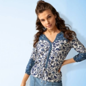 Damen-Bluse mit V-Ausschnitt 4.79 €