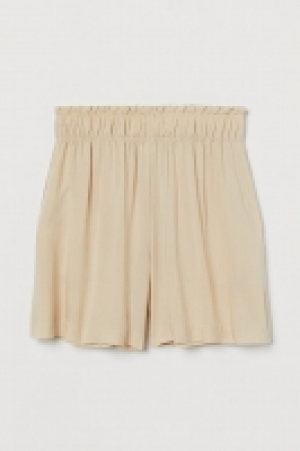 Bundfaltenshorts 7.99 €